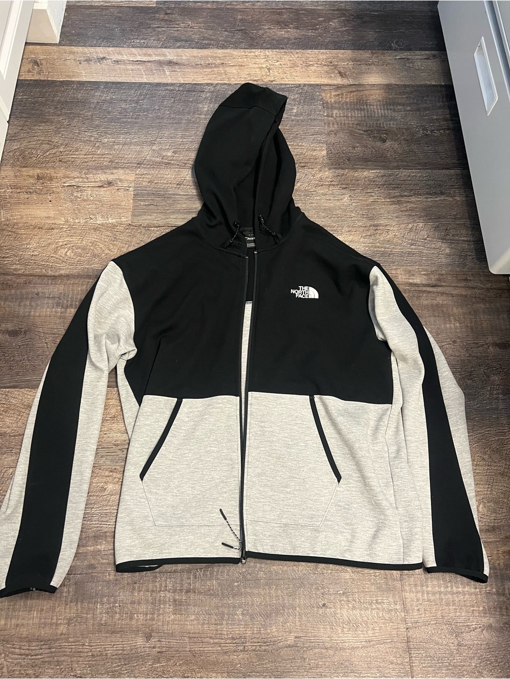 The North Face Men’s Black & Light Gray Colorblock Full-Zip Hooded Windbreaker
